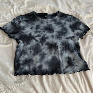 black and white wolf fable short sleeve shirt L girl